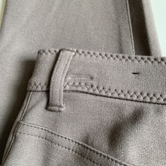 Chicos NWT The So Slimming Peyton Pant Basic Texas Taupe Tan Size 00 Short - Picture 5 of 8